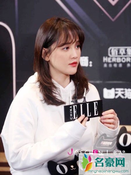 陈乔恩近照曝光被议论 自我调侃贪吃