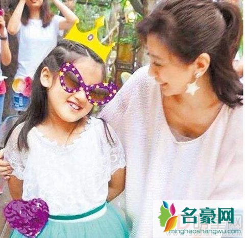 贾静雯晒小女儿照片吸粉 梧桐妹照片遮挡是何原因