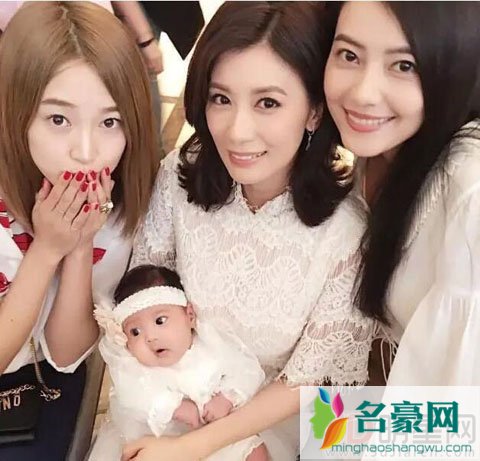 贾静雯晒小女儿照片吸粉 梧桐妹照片遮挡是何原因