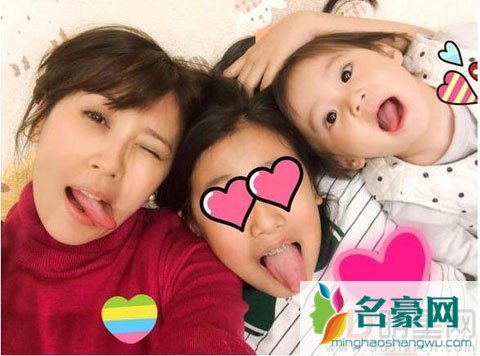 贾静雯晒小女儿照片吸粉 梧桐妹照片遮挡是何原因
