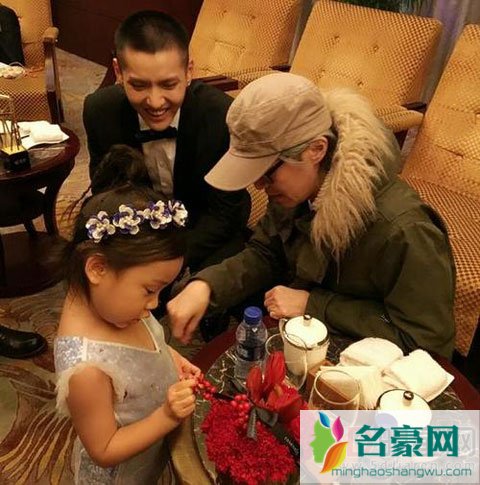她是鲜肉收割机 吴亦凡张艺兴Tfboys都被圈粉