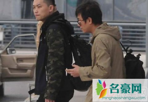 文章抽烟又惹祸 文章在课堂上吞云吐雾遭投诉