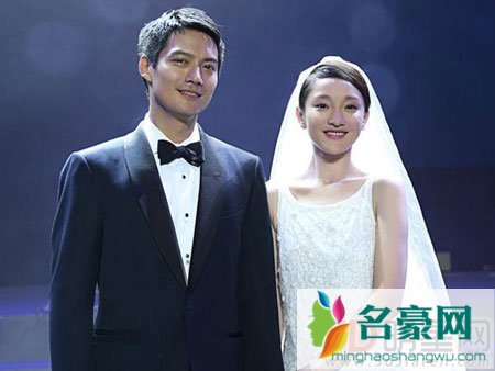 周迅与老公甜蜜庆生 高圣远鲜花秀恩爱