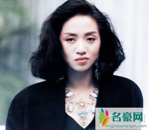 梅艳芳出殡抬棺的人 梅艳芳葬礼八男抬棺仪式现场