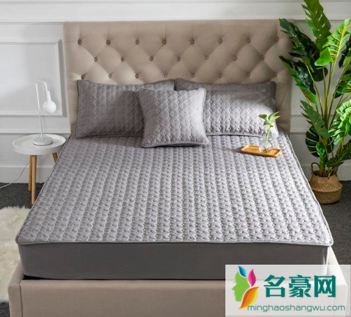 床笠买防水的好还是纯棉的好3