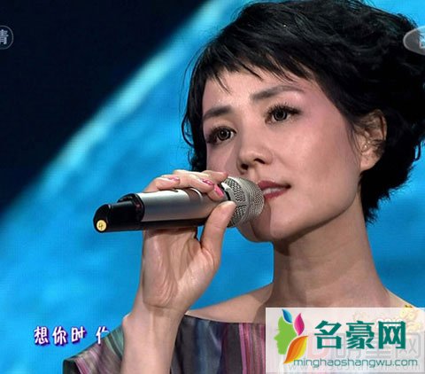 王菲戴戒指疑似已婚 王菲与谢霆锋感情现状