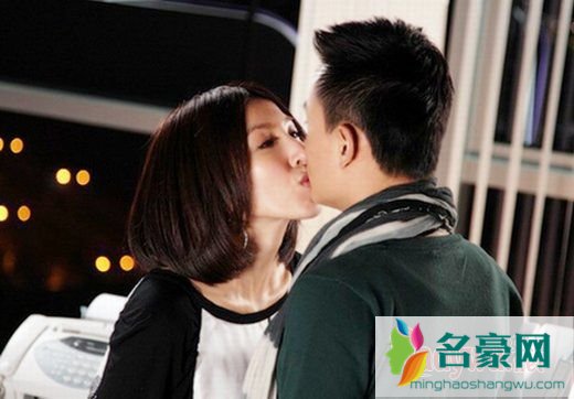 亲嘴图片大全_每一个无你的日子,都是伤口