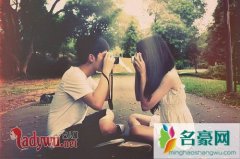 男人最想听的撒娇话，正确撒娇能让男人对你不能自