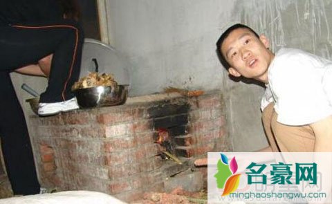 郭德纲曹云金旧照曝光 现在看来颇有点讽刺