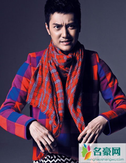 冯绍峰女扮男装 深V露背太辣眼睛