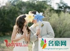 大男子主义的男人喜欢什么女人，温顺乖巧的小女人