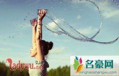 女人对你有感觉的表现，哪些表现说明女人喜欢你