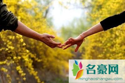 女生陷入热恋的表现