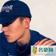 钢铁直男的几大特征，男朋友是直男应该怎么相处