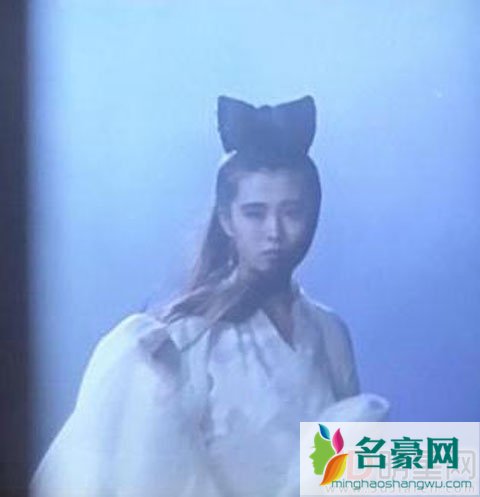 王祖贤疑似男友是加拿大人 王祖贤潜心修佛退出演艺圈