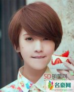 杨丞琳微博发与陈妍希合照 粉丝集体跑偏逼婚李荣