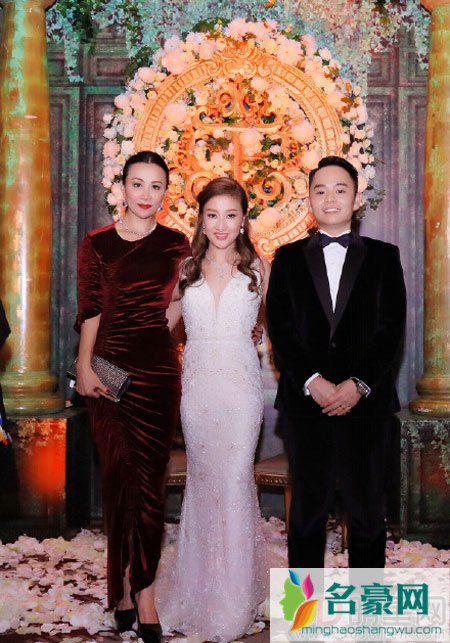 刘嘉玲关之琳婚礼再见 昔日姐妹再无交流