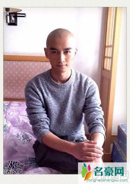 陈晓光头故宫走秀 颜值逆天