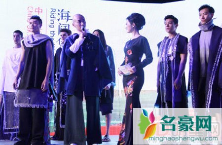 陈晓光头故宫走秀 颜值逆天