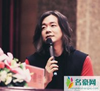 张嘉佳谈新片赞岳云鹏 张嘉佳导演电影摆渡人