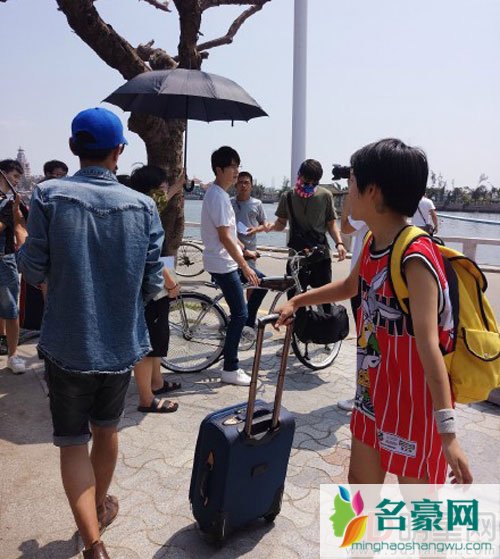 夏至未至路透曝光 郑爽笑容甜美白敬亭帅气十足