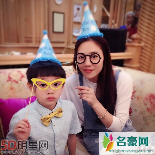 杨威自爆妻子怀二胎 杨威儿子杨阳洋年龄多大了