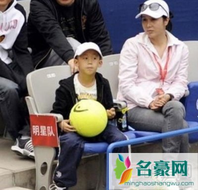 电影演员蒋雯丽和她侄女 蒋雯丽儿子年龄