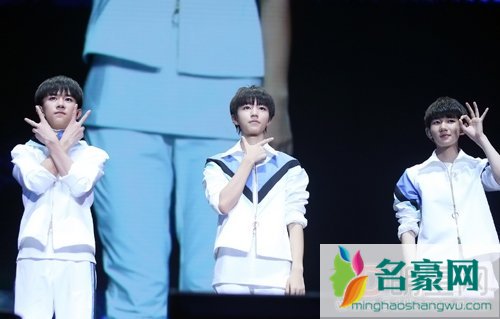 我们的少年时代主演现身开机仪式 薛之谦自曝怕遇到tfboys