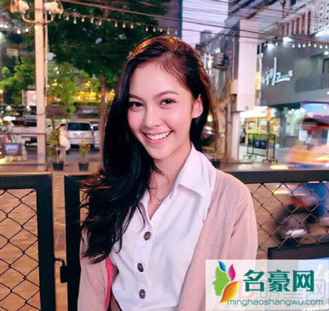 陈伟霆女装照惊艳 泰国少女撞脸陈伟霆