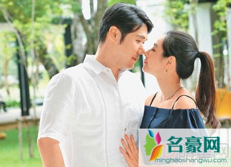 陈怡蓉清迈大婚 新郎惨遭伴娘整蛊