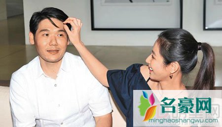 陈怡蓉清迈大婚 新郎惨遭伴娘整蛊