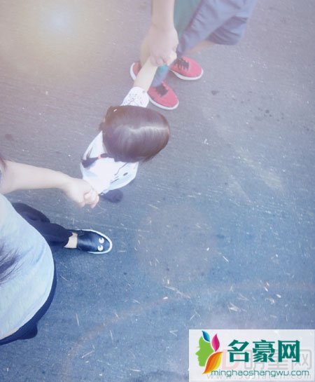 王力宏效仿扎克伯格 全面停工陪妻子待产