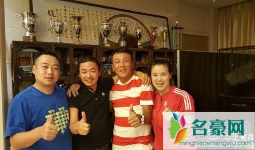 王宝强合影刘国梁王楠 王楠发博赞正能量