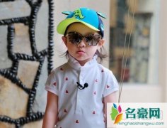 李小璐微博分享“贴心小棉袄”甜馨的日常 贾乃亮