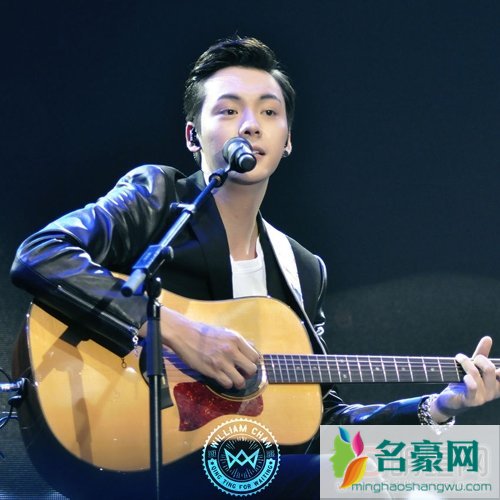 陈伟霆撒鸡汤鼓励追梦 陈伟霆爱看佛爷