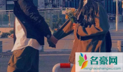 男朋友一见面就像饿狼一样是爱吗 怎么知道男朋友