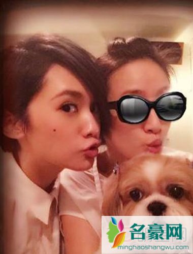 娱乐圈中也有真正的友谊　林依晨约会好姐妹杨丞琳看演出叙旧