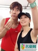 贾静雯幸福牵手修杰楷孕相明显 恋情曝光击破同性