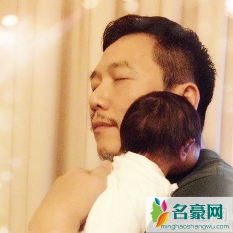 温兆伦有几个孩子 温兆伦的哥哥照片