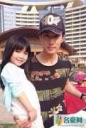 吴尊女儿身上是否有纹身 吴尊女儿内内有纹身