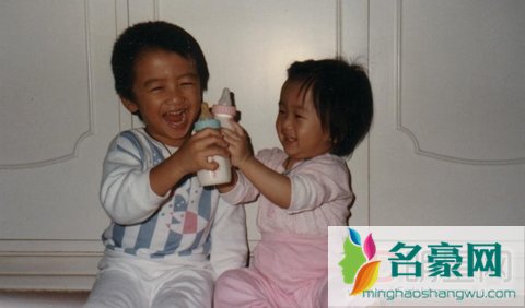 谢婷婷谢霆锋家庭/同台合照 谢婷婷和谢霆锋不像