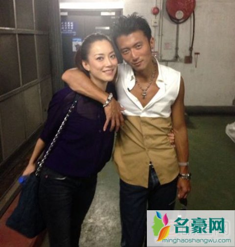谢婷婷谢霆锋家庭/同台合照 谢婷婷和谢霆锋不像
