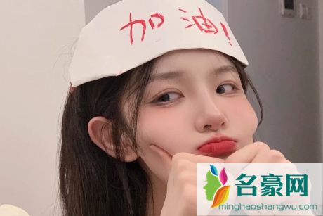 女朋友和别的男生打游戏正常吗3