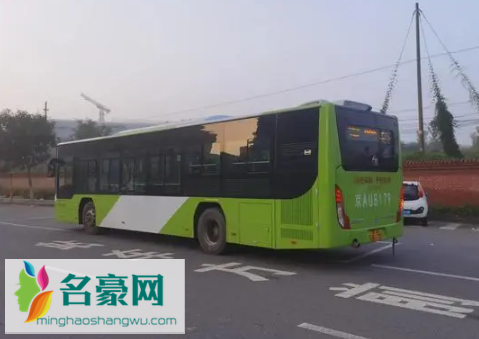 2022武汉春节期间公交车正常运行吗1