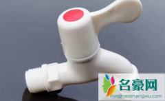 塑料水龙头断了里面的部分怎么弄出来 水龙头有裂