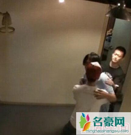 袁惟仁鲍春来互殴