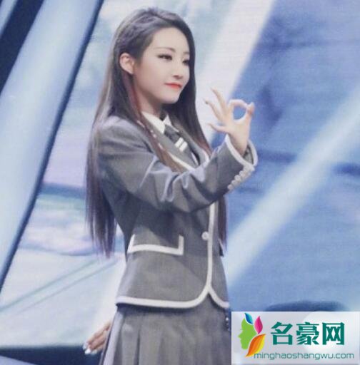 喻言是忙内