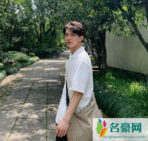 沉默不语的顾小姐穆医生扮演者