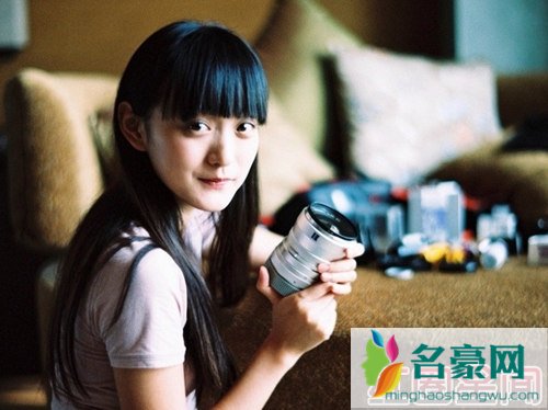 何泓姗