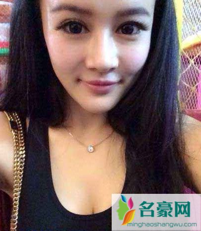 邹市明老婆冉莹颖胸好大